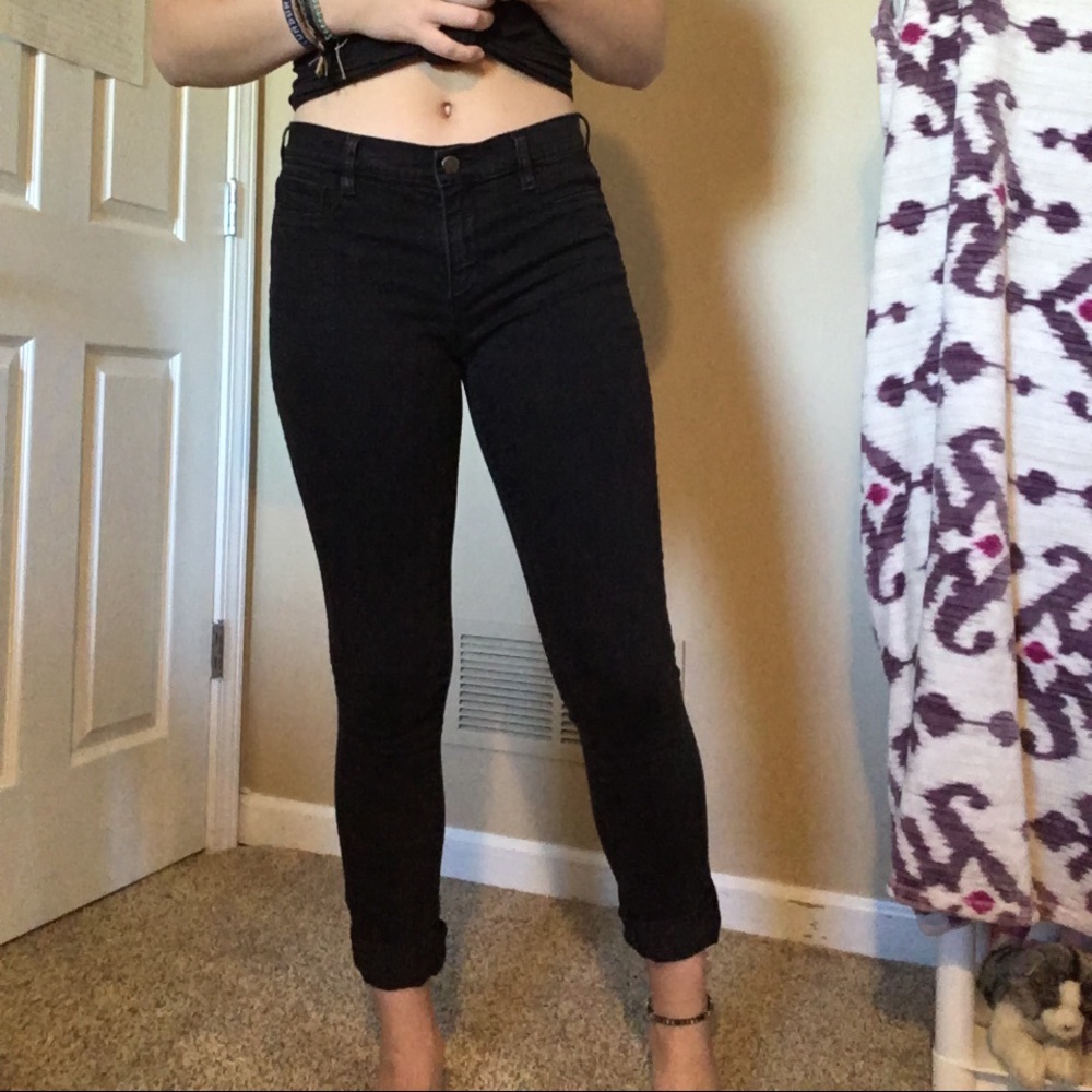 black dnky straight leg jeans